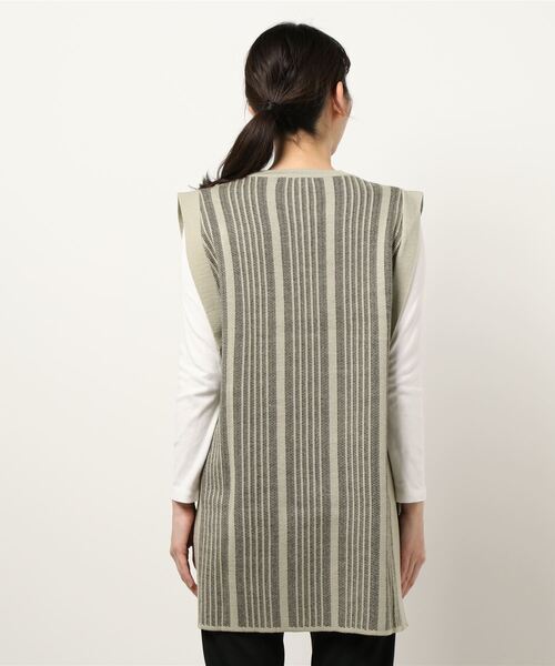 archives(アルシーヴ)の「ストライプジャガードニットベスト(ニット/セーター・レディース・ブラック/グリーン/モカ・MEDIUM)」の5枚目の写真