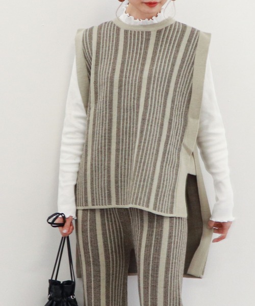 archives(アルシーヴ)の「ストライプジャガードニットベスト(ニット/セーター・レディース・ブラック/グリーン/モカ・MEDIUM)」の12枚目の写真