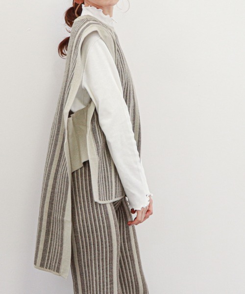 archives(アルシーヴ)の「ストライプジャガードニットベスト(ニット/セーター・レディース・ブラック/グリーン/モカ・MEDIUM)」の13枚目の写真