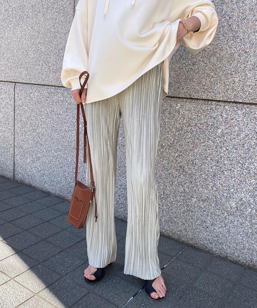 StyleSea(スタイルシー)の「シャイニー楊柳プリーツストレートパンツ(その他パンツ・レディース・ホワイト/グレイッシュベージュ/ミント/ラベンダー/ブルー/モカ/ブラック・FREE)」の14枚目の写真
