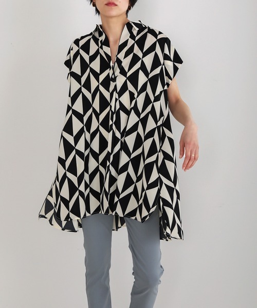 Bou Jeloud（ブージュルード）の「Aラインスキッパーシャツチュニック（シャツ/ブラウス・レディース・ブラック/オフホワイト/カーキ/A・38）」の4枚目の写真