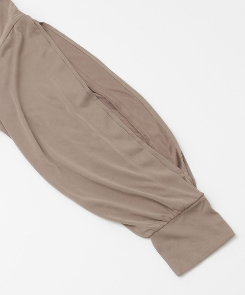 LAATO(ラート)の「ATELIER LONG T-SHIRTS(Tシャツ/カットソー・レディース・カーキ/グリーン・FREE)」の9枚目の写真