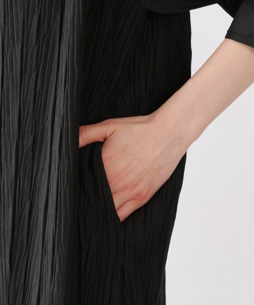 LOWRYS FARM(ローリーズファーム)の「フハクキリカエプリーツワンピース 941254(ワンピース・レディース・ブラック/パープル/アイボリー・FREE)」の9枚目の写真