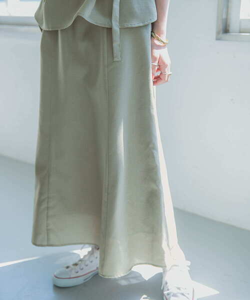ITEMS URBANRESEARCH（アイテムズ アーバンリサーチ）の「リネンライクセミフレアスカート（スカート・レディース・チャコールグレー/ベージュ/グレー系その他・FREE）」の3枚目の写真