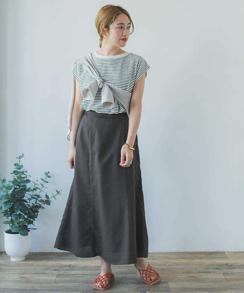 ITEMS URBANRESEARCH（アイテムズ アーバンリサーチ）の「リネンライクセミフレアスカート（スカート・レディース・チャコールグレー/ベージュ/グレー系その他・FREE）」の22枚目の写真