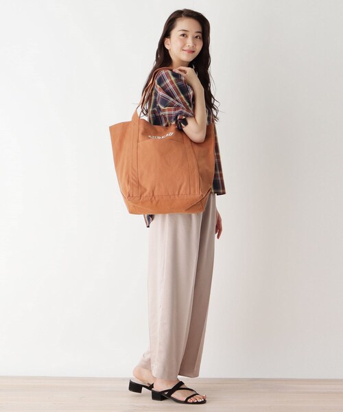 pink adobe（ピンクアドベ）の「◆刺しゅうキャンバストート（トートバッグ・レディース・ブラック/アイボリー/マスタード/キャメル・00）」の13枚目の写真