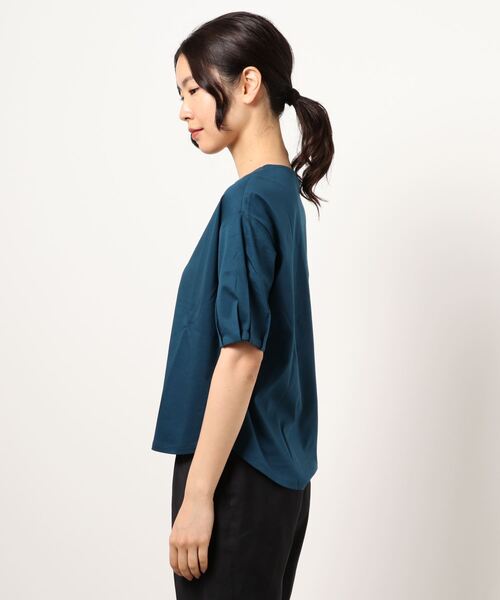 A/C DESIGN BY ALPHA CUBIC(エーシーデザインバイアルファキュービック)の「ボリュームスリーブプルオーバー(Tシャツ/カットソー・レディース・ブルー/オフホワイト/カーキ・L/LL/M)」の12枚目の写真