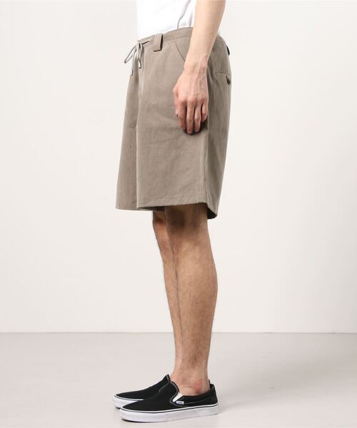 PORT BY ARK（ポートバイアーク）の「PORT BY ARK / ポートバイアーク：Tuck Wide Shorts：PO09-P002[COR]（その他パンツ・メンズ・ブラック/ベージュ/グリーン系その他・2/1）」の4枚目の写真