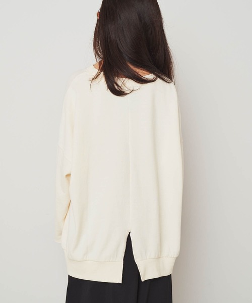 ＆yam（アンドヤム）の「USA裏毛カレッジロゴオーバーサイズバックスリットスウェット（スウェット・キッズ・ブラック/ブルー/ベージュ/ホワイト・120-130cm/130-140cm/140-150cm/150-160cm/110-120cm）」の7枚目の写真