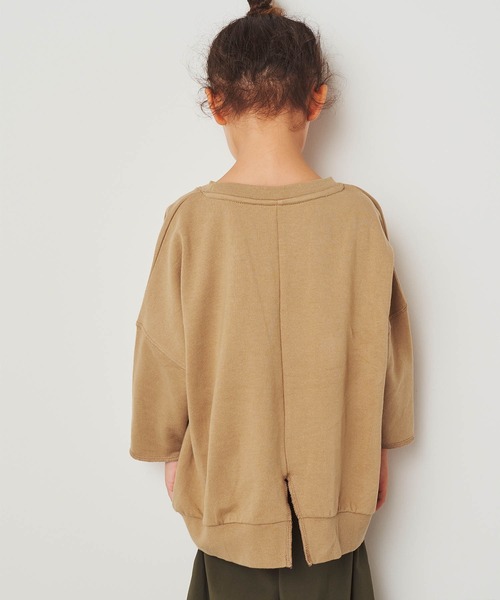 ＆yam（アンドヤム）の「USA裏毛カレッジロゴオーバーサイズバックスリットスウェット（スウェット・キッズ・ブラック/ブルー/ベージュ/ホワイト・120-130cm/130-140cm/140-150cm/150-160cm/110-120cm）」の14枚目の写真