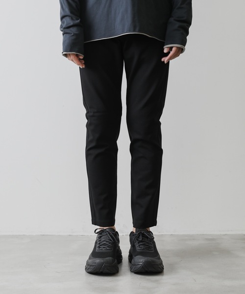 ATTACHMENT コンプレストポンテジャージタイトフィットスラックス ATTACHMENT（アタッチメント）の「COMPRESSED PONTE JERSEY