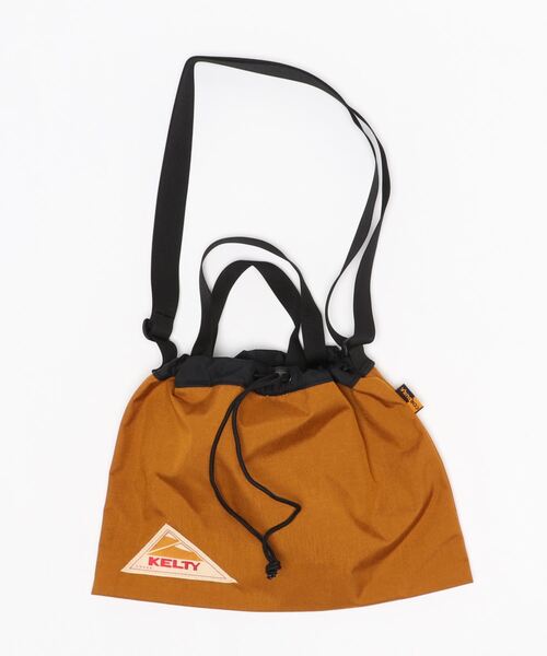 KELTY（ケルティ）の「【KELTY/ケルティ】フラットキンチャクショルダー/FLAT KINCHAKU with HANDLE（ショルダーバッグ・メンズ・ブラック/パープル/ネイビー/レッド/オリーブ/ブルー/グリーン/ダークグレー/サンドベージュ/セージグリーン/タン/マスタード/ブラウン系その他/モカ・FREE）」の5枚目の写真