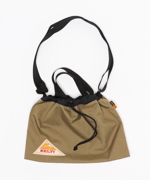 KELTY（ケルティ）の「【KELTY/ケルティ】フラットキンチャクショルダー/FLAT KINCHAKU with HANDLE（ショルダーバッグ・メンズ・ブラック/パープル/ネイビー/レッド/オリーブ/ブルー/グリーン/ダークグレー/サンドベージュ/セージグリーン/タン/マスタード/ブラウン系その他/モカ・FREE）」の7枚目の写真