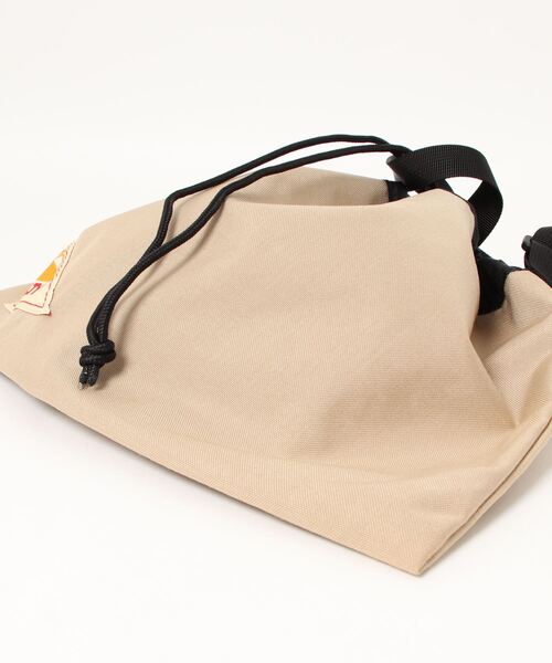 KELTY（ケルティ）の「【KELTY/ケルティ】フラットキンチャクショルダー/FLAT KINCHAKU with HANDLE（ショルダーバッグ・メンズ・ブラック/パープル/ネイビー/レッド/オリーブ/ブルー/グリーン/ダークグレー/サンドベージュ/セージグリーン/タン/マスタード/ブラウン系その他/モカ・FREE）」の16枚目の写真