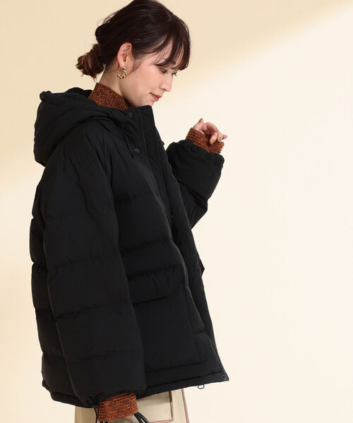 Ray BEAMS(レイビームス)の「GYMPHLEX / フード ダウン ジャケット(ダウンジャケット/コート・レディース・ブラック/ベージュ・12/14)」の19枚目の写真