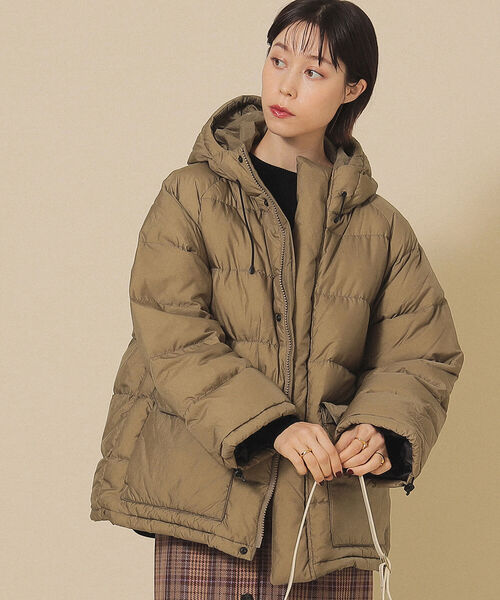 Ray BEAMS(レイビームス)の「GYMPHLEX / フード ダウン ジャケット(ダウンジャケット/コート・レディース・ブラック/ベージュ・12/14)」の21枚目の写真