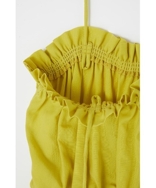 MOUSSY(マウジー)の「GATHER FRILL CAMI トップス(キャミソール・レディース・ブラック/イエロー/アイボリー・FREE)」の13枚目の写真