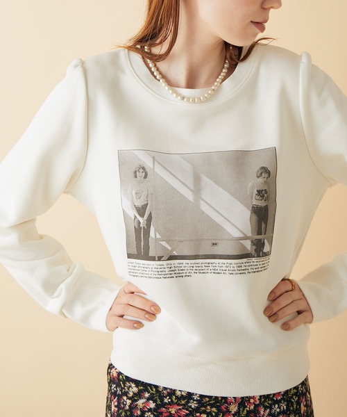MADEMOISELLE ROPE'（マドモアゼル ロペ）の「【JOSEPH SZABO×VTA】フォトプリントパフスリーブスウェット（スウェット・レディース・ホワイト/ブラック/ホワイト系その他・FREE）」の8枚目の写真