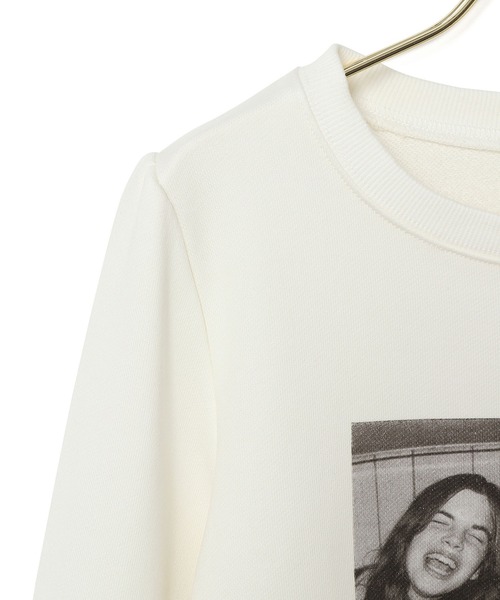 MADEMOISELLE ROPE'（マドモアゼル ロペ）の「【JOSEPH SZABO×VTA】フォトプリントパフスリーブスウェット（スウェット・レディース・ホワイト/ブラック/ホワイト系その他・FREE）」の12枚目の写真