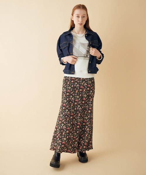 MADEMOISELLE ROPE'（マドモアゼル ロペ）の「【JOSEPH SZABO×VTA】フォトプリントパフスリーブスウェット（スウェット・レディース・ホワイト/ブラック/ホワイト系その他・FREE）」の20枚目の写真