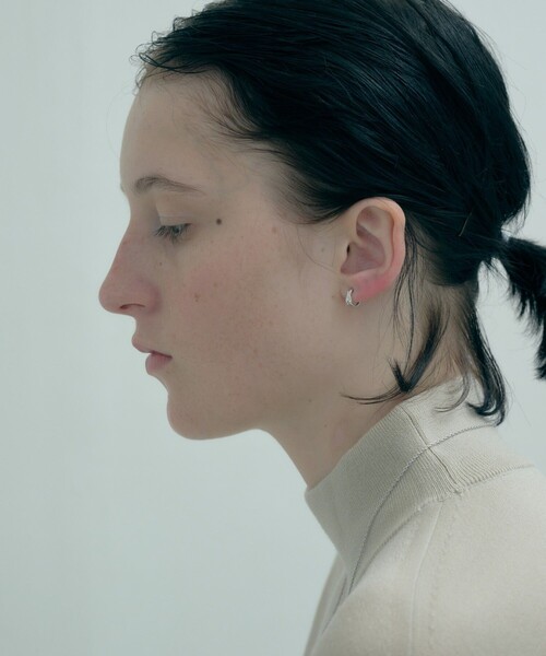 and cloud(アンドクラウド)の「Drop Earring S(イヤリング・レディース・シルバー/イエローゴールド/ブラック・FREE)」の11枚目の写真
