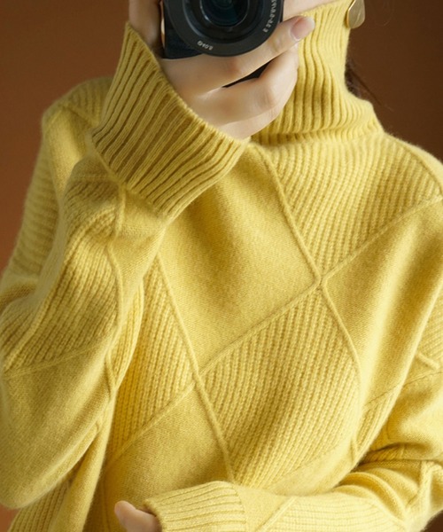 meJane（ミージェーン）の「カラータートルダイヤリブジャガードニット（ニット/セーター・レディース・ブラック/グレー/イエロー/グリーン/モカ・FREE）」の5枚目の写真