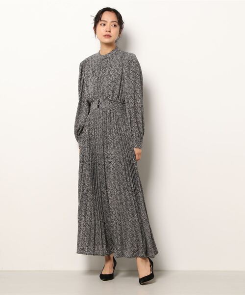 花柄ハイネックプリーツワンピース ワンピース Archives アルシーヴ のファッション通販 Zozotown