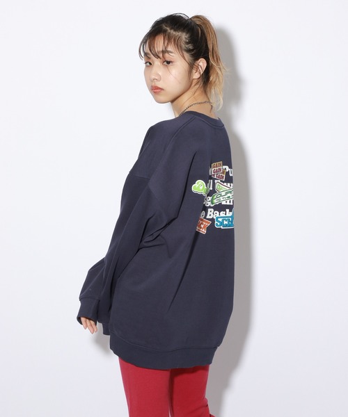 PBLIM（ページボーイリム）の「【PAGEBOYLIM】ステッカーフウスウェット（スウェット・レディース・オフホワイト/ネイビー・MEDIUM/LARGE）」の9枚目の写真