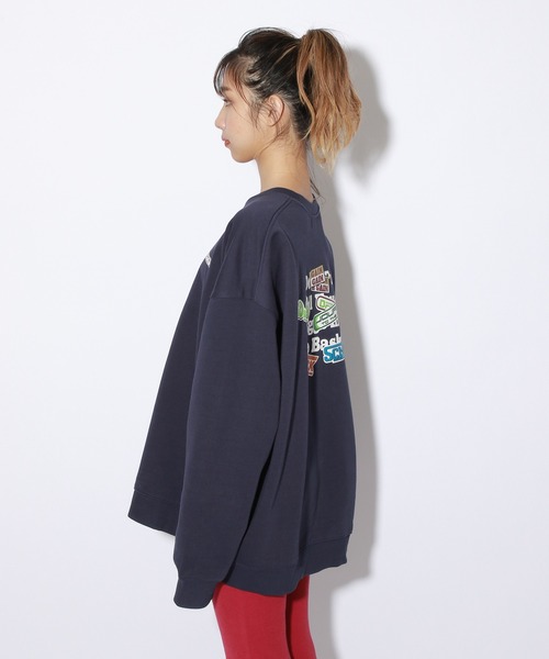 PBLIM（ページボーイリム）の「【PAGEBOYLIM】ステッカーフウスウェット（スウェット・レディース・オフホワイト/ネイビー・MEDIUM/LARGE）」の14枚目の写真