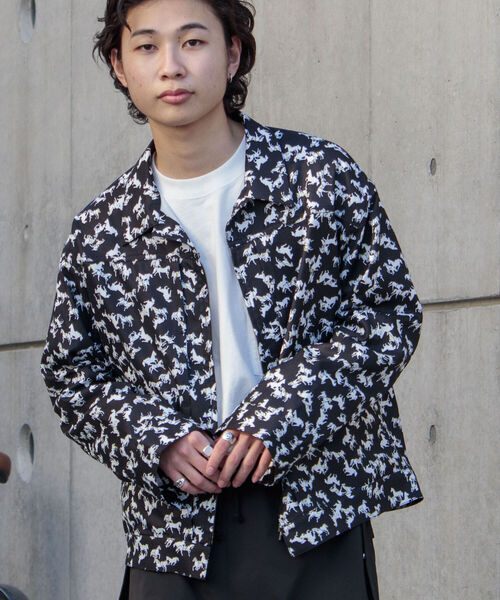 GLOSTER(グロスター)の「【GLOSTER/グロスター】Longchamp ヴィンテージプリント ブルゾン(ブルゾン・メンズ・ブラック系その他4/ベージュ系その他3/グリーン系その他2・MEDIUM/LARGE)」の1枚目の写真