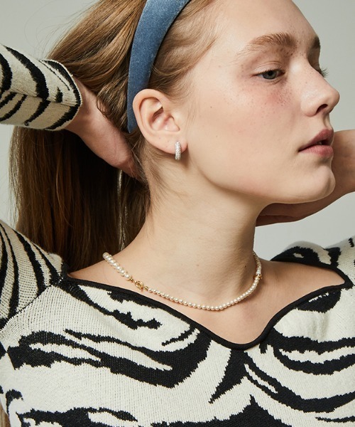 VINTAGE HOLLYWOOD（ビンテージハリウッド）の「【VINTAGE HOLLYWOOD】PEARL AND KNOTTED SPREAD NECKLACE / ヴィンテージハリウッド パール アンド パール ノット スプレッド ネックレス（ネックレス・レディース・ゴールド・FREE）」の11枚目の写真