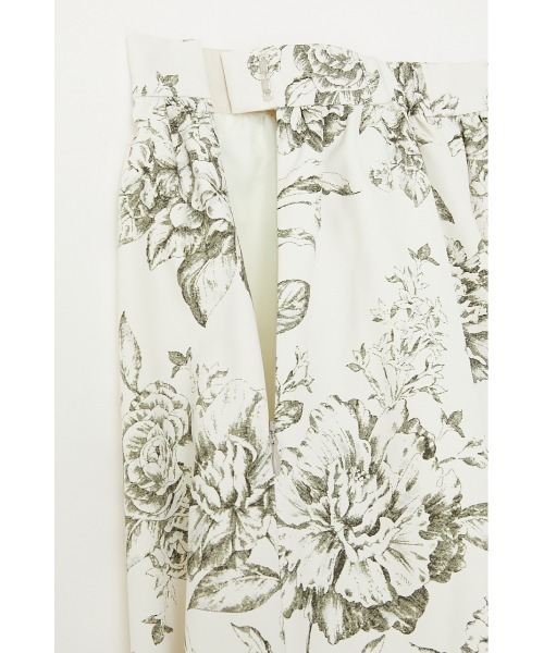 rienda（リエンダ）の「バルーンティアードフレアスカート（スカート・レディース・ブラック/ベージュ/アイボリー・SMALL/MEDIUM）」の4枚目の写真