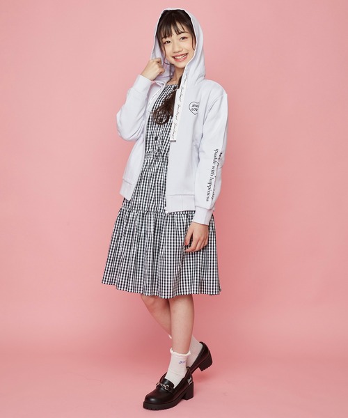 JENNI love(ジェニィラブ)の「ガーゼ裏毛ロゴリボンZIPパーカー(パーカー・キッズ・ブラック/ラベンダー/イエロー・130cm/140cm/150cm/160cm)」の4枚目の写真