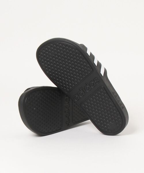 adidas（アディダス）の「《adidas》アディレッタ AQUA（サンダル・メンズ・ブラック×ホワイト/ホワイト×ブラック/ブラック×ゴールド/ダークブルー・25.5cm/26.5cm/27.5cm/23.5cm/24.5cm/28.5cm/22.5cm）」の6枚目の写真