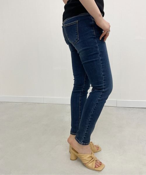 StyleSea（スタイルシー）の「シェービングスキニーデニム（デニムパンツ・レディース・インディゴブルー・25inch/26inch/27inch/24inch/23inch）」の10枚目の写真