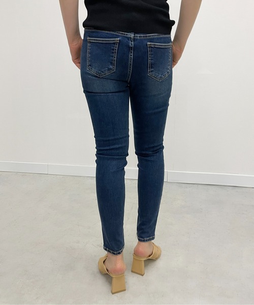 StyleSea（スタイルシー）の「シェービングスキニーデニム（デニムパンツ・レディース・インディゴブルー・25inch/26inch/27inch/24inch/23inch）」の11枚目の写真