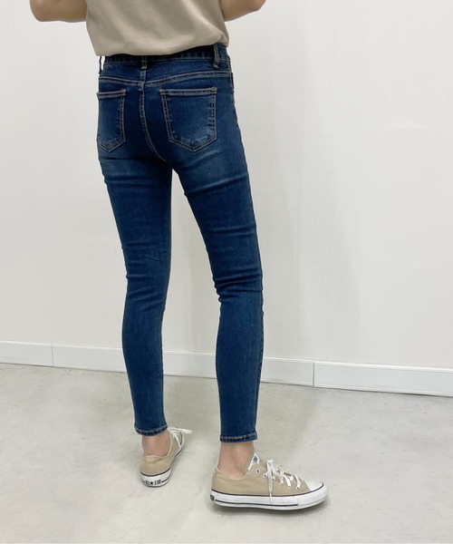 StyleSea（スタイルシー）の「シェービングスキニーデニム（デニムパンツ・レディース・インディゴブルー・25inch/26inch/27inch/24inch/23inch）」の6枚目の写真