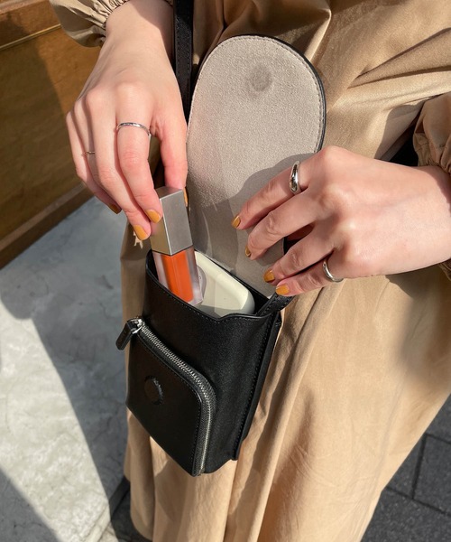 TOPKAPI(トプカピ)の「マルチ ポケット スマフォショルダー バッグ(ショルダーバッグ・レディース・ブラック/キャメル/グレイッシュベージュ/ライトブルー/ミント/グレー・FREE)」の22枚目の写真
