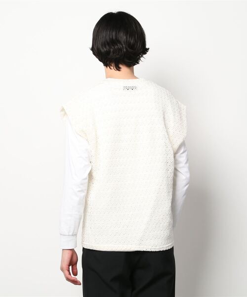 Chikashitsu +（チカシツプラス）の「【Chikashitsu +/チカシツプラス】design v neck vest/Vネックベスト 重ね着 レイヤード ベスト（ベスト・メンズ・ホワイト/ブラック/グリーン・ONE SIZE）」の5枚目の写真