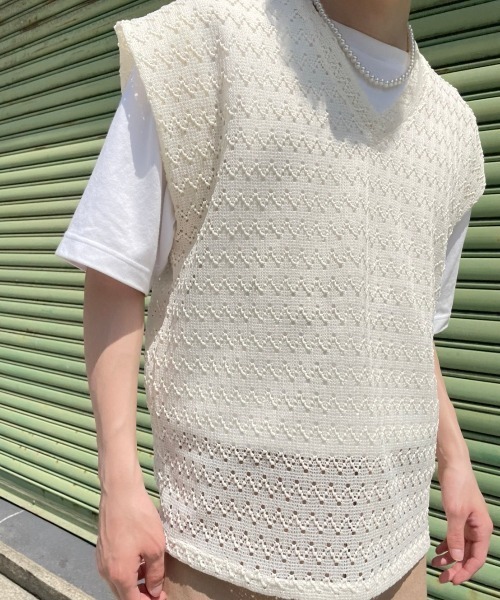 Chikashitsu +（チカシツプラス）の「【Chikashitsu +/チカシツプラス】design v neck vest/Vネックベスト 重ね着 レイヤード ベスト（ベスト・メンズ・ホワイト/ブラック/グリーン・ONE SIZE）」の12枚目の写真