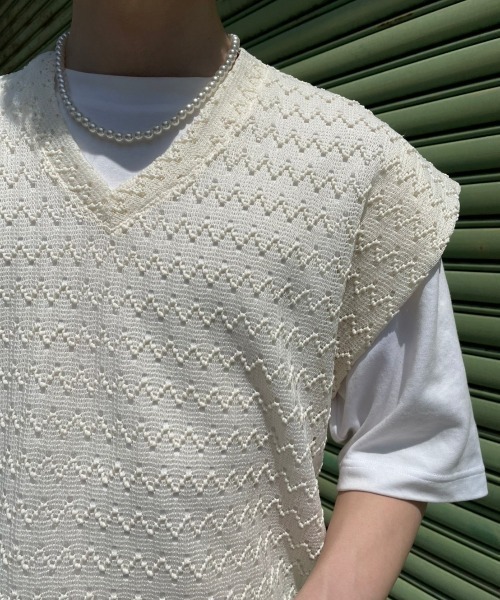 Chikashitsu +（チカシツプラス）の「【Chikashitsu +/チカシツプラス】design v neck vest/Vネックベスト 重ね着 レイヤード ベスト（ベスト・メンズ・ホワイト/ブラック/グリーン・ONE SIZE）」の11枚目の写真