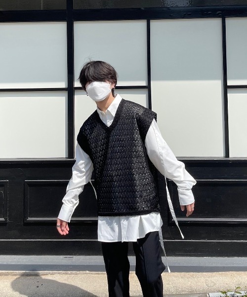 Chikashitsu +（チカシツプラス）の「【Chikashitsu +/チカシツプラス】design v neck vest/Vネックベスト 重ね着 レイヤード ベスト（ベスト・メンズ・ホワイト/ブラック/グリーン・ONE SIZE）」の17枚目の写真