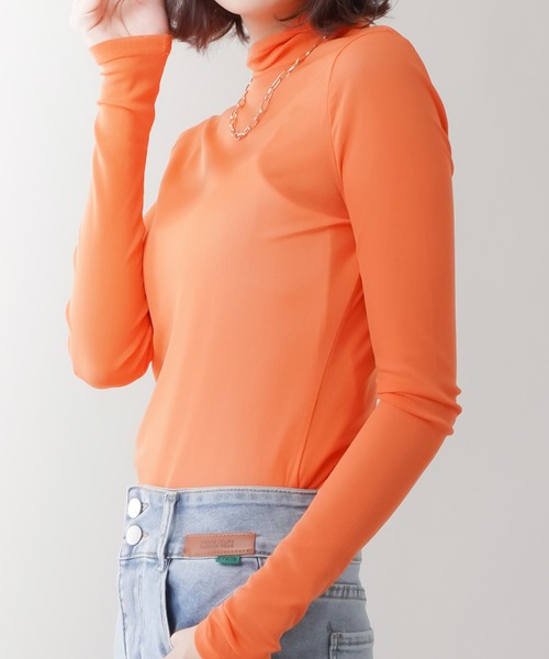 SPINNS（スピンズ）の「シアータートルネックカラーカットソー（Tシャツ/カットソー・レディース・ホワイト/ブラック/パープル/ピンク/ライム/ブルー/オレンジ/アイボリー・ONESIZE）」の21枚目の写真