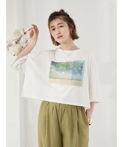 earth music&ecology（アースミュージックアンドエコロジー）の「ショート丈フォトTシャツ（Tシャツ/カットソー・レディース・ブラウン/オフホワイト/ピンクベージュ・FREE）」の4枚目の写真