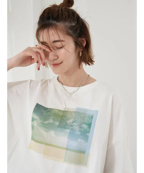 earth music&ecology（アースミュージックアンドエコロジー）の「ショート丈フォトTシャツ（Tシャツ/カットソー・レディース・ブラウン/オフホワイト/ピンクベージュ・FREE）」の7枚目の写真