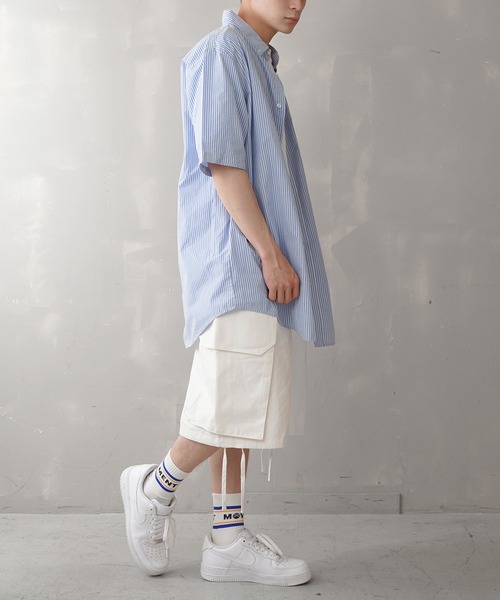 SPINNS(スピンズ)の「【ビッグシルエット】ワイド カーゴショートパンツ(その他パンツ・メンズ・ブラック/オフホワイト/オリーブ・M/L)」の4枚目の写真