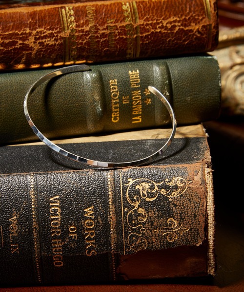 MEMENTISM（メメントイズム）の「SILVER925 BANGLE  シルバーバングル（バングル/リストバンド・メンズ・シルバー・FREE）」の3枚目の写真