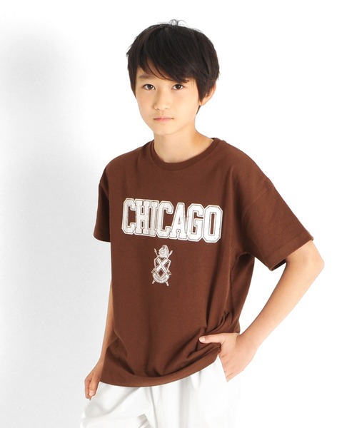 GLAZOS(グラソス)の「天竺・USAコットンドロップショルダーカレッジロゴ半袖Tシャツ(Tシャツ/カットソー・キッズ・ブラウン/オフホワイト/ネイビー・170cm/150cm/140cm/130cm/160cm)」の1枚目の写真
