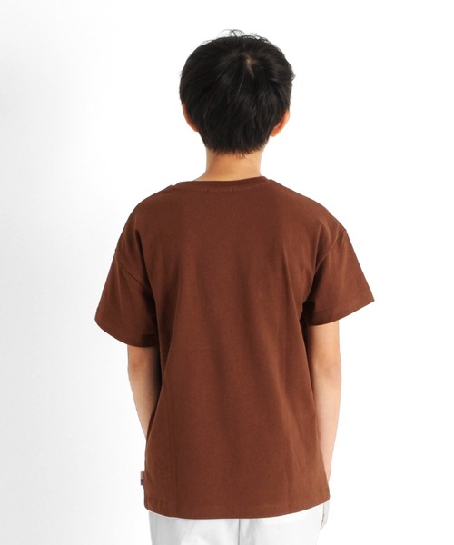GLAZOS(グラソス)の「天竺・USAコットンドロップショルダーカレッジロゴ半袖Tシャツ(Tシャツ/カットソー・キッズ・ブラウン/オフホワイト/ネイビー・170cm/150cm/140cm/130cm/160cm)」の15枚目の写真