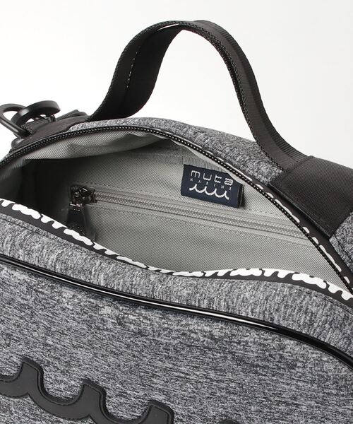 muta(ムータ)の「muta MARINE/ムータ マリン/WAVE ポーチバッグ(ショルダーバッグ・メンズ・グレー・00)」の4枚目の写真